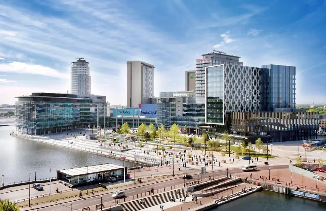 2 Bed Media City Flat Salford Quays-1